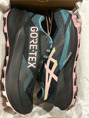 ASICS Women's Trail Running Shoes - Size 7.5